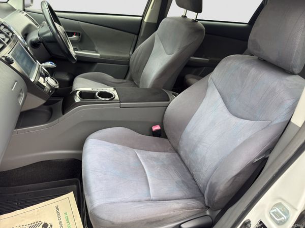 2013 Toyota Prius 1.8 Hybrid Automatic 7 Seater 394012169