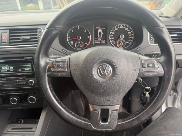 Volkswagen Jetta 2014 394123729