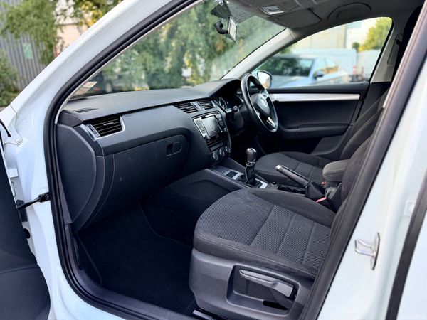 🔴 Skoda Octavia High Spec/Full Service History 394127201