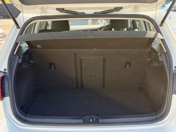 Volkswagen Golf High Spec 394264699