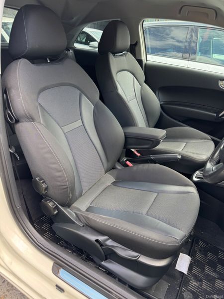 AUDI A1 S Line 1.4L Auto Petrol 2011 394344441
