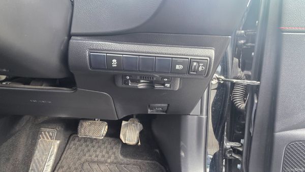 Toyota Corolla 1.8 HYBRID SPORTS 394364887