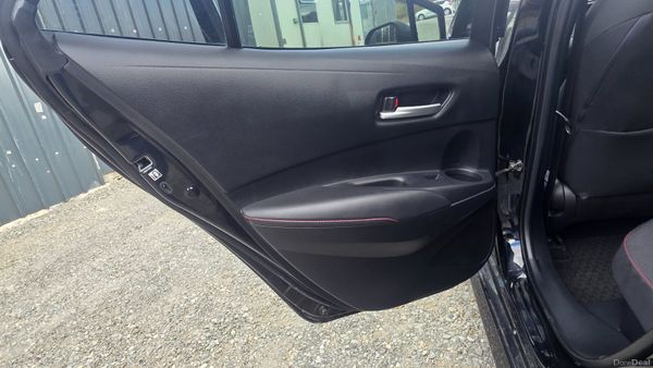 Toyota Corolla 1.8 HYBRID SPORTS 394364891