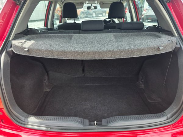 Toyota Auris 2009 394365419
