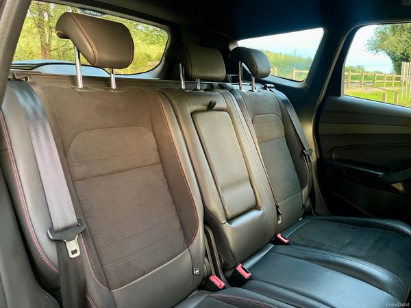 Ford Kuga 2018  ST LINE showroom condition 394423993