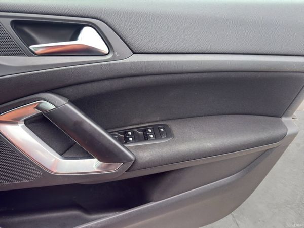 Peugeot 308 1.2L Petrol Manual 2014 394434689