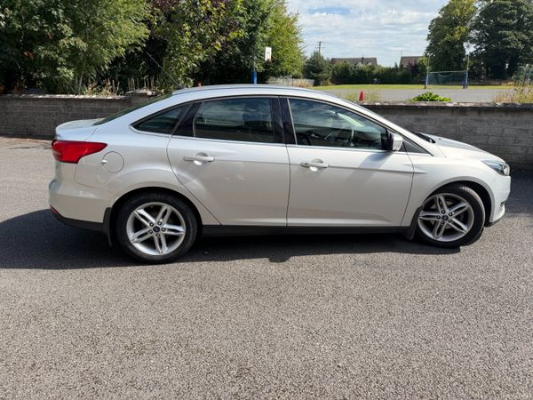 Ford Focus 2015 394582247
