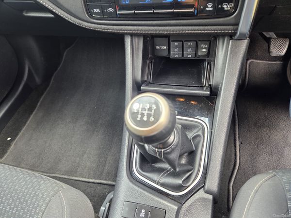 Toyota Corolla 2018 394503763