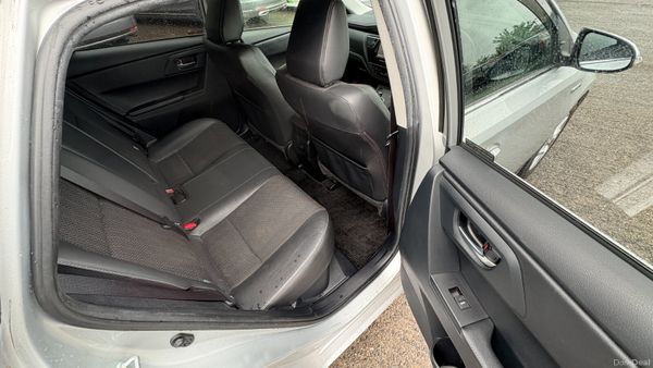 Toyota Auris 1.8 Hybrid 2016 394645511