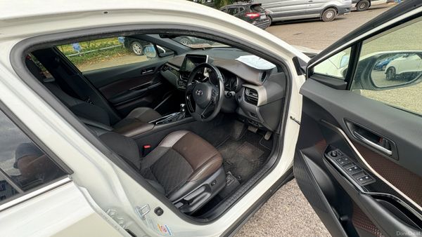Toyota C-HR 1.8 Hybrid Petrol 2017 394658901