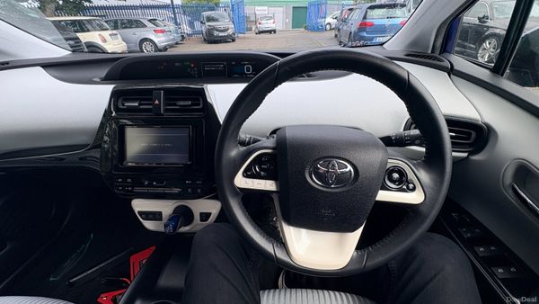 Toyota Prius 1.8 Hybrid Petrol 2016 394659239