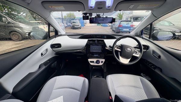 Toyota Prius 1.8 Hybrid Petrol 2016 394659401