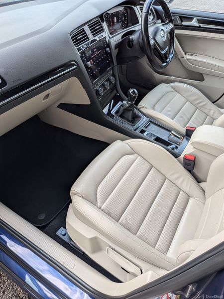 Volkswagen Golf MK8 Highline 2020 394663071