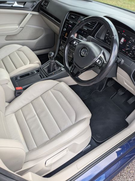 Volkswagen Golf MK8 Highline 2020 394663109