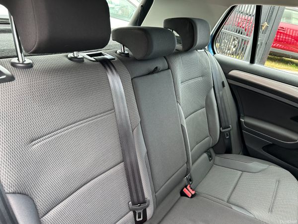 Volkswagen Golf 2015, 1.2 5DR AUTO LOW KM 394755643