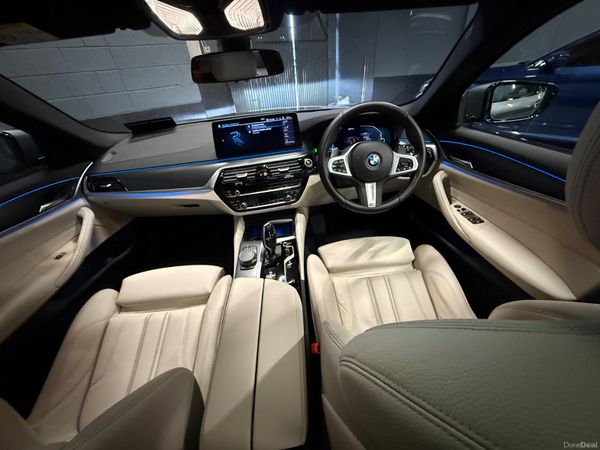 231 BMW 530E  M-Sport Touring/Pan Roof 394757719