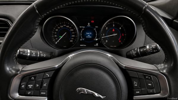 Jaguar F-Pace 2017 AA APPROVED 394737703