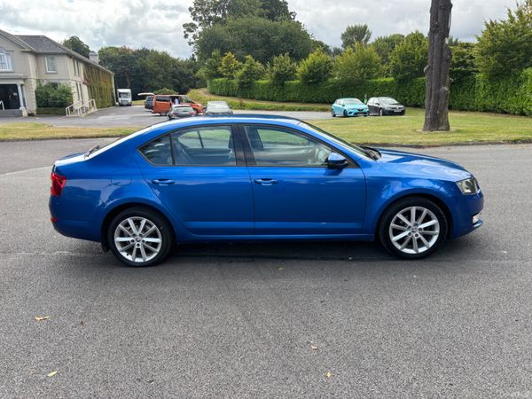 Skoda Octavia 2015 394843305