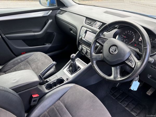 Skoda Octavia 2015 394843313