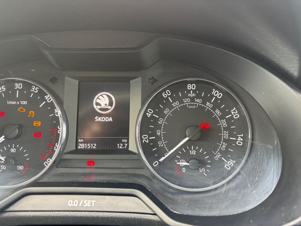 Skoda Octavia 2015 394843317