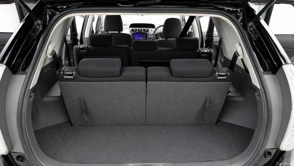 Toyota Prius Alpha 7 seater Self charging Hybrid 394844851