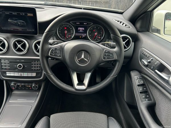 Mercedes Benz A180 Style Auto 394887817
