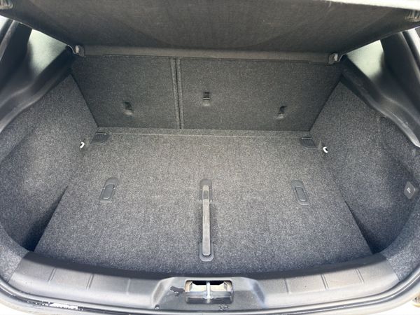 2016 Volvo V40 1.5L Petrol Automatic 394898885