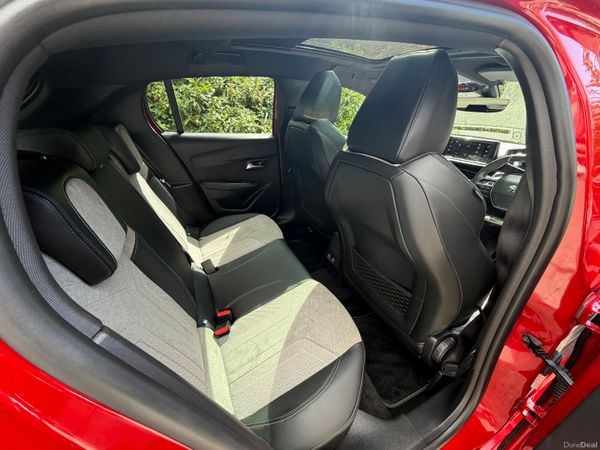 Peugeot 208 GT Line 1.2 Automatic 394836475