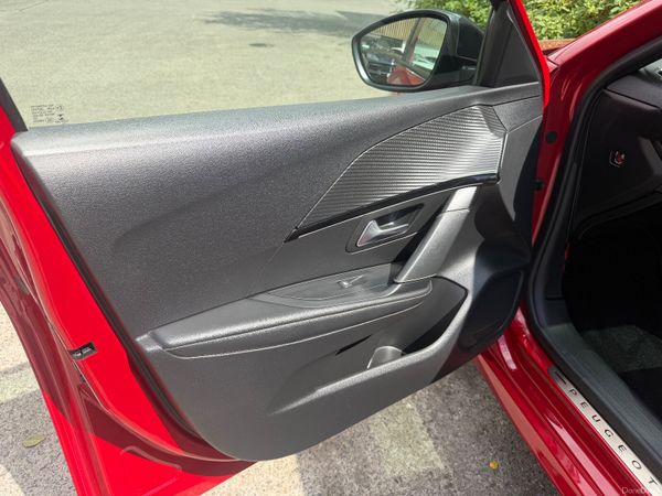 Peugeot 208 GT Line 1.2 Automatic 394836489