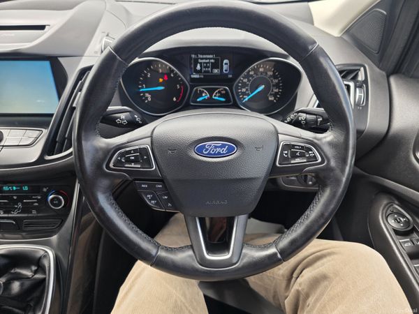Ford Kuga 2018 394947583
