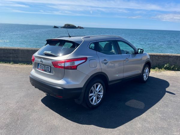 171 Nissan Qashqai 1.5dCi.. Pan Roof.. Very Clean 394949695