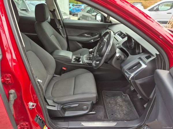Jaguar E-Pace 395050389
