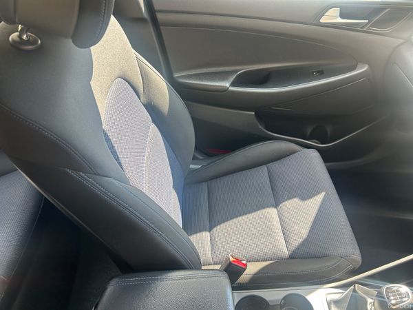 Hyundai Tucson 2016(NCT 03/27 TAX 09/26) 395010513