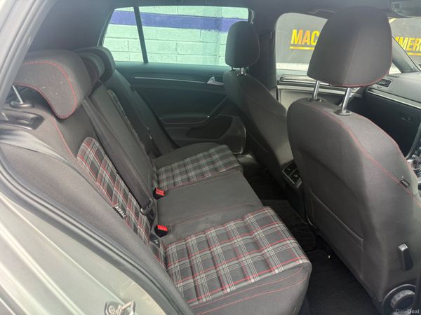 Volkswagen Golf GTI 2015 395010961