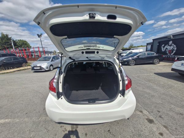 2015 Toyota Aqua 1.5L Hybrid Low Miles Fresh NCT 395011431