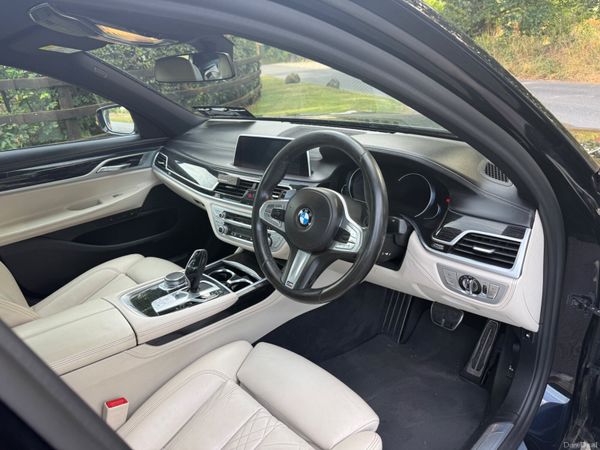 BMW 7-Series 2019 395340053