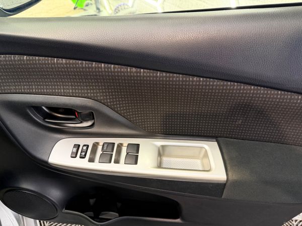 2015 Toyota Vitz 1.3 Petrol Automatic 395351009