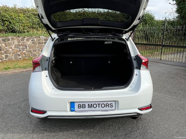 Toyota Auris 1.2 petrol 5Dr Luna Sport 395362753