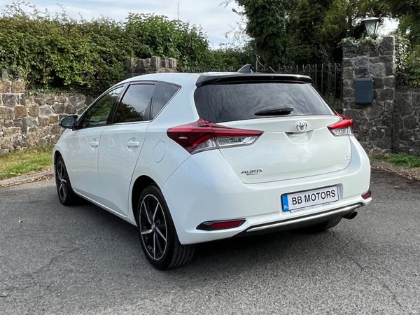 Toyota Auris 1.2 petrol 5Dr Luna Sport 395362755