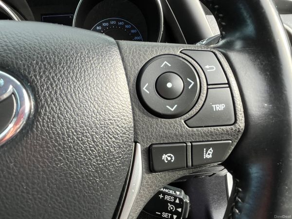 Toyota Auris 1.2 petrol 5Dr Luna Sport 395362759
