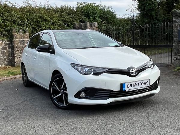 Toyota Auris 1.2 petrol 5Dr Luna Sport 395362737