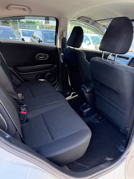 Honda Vezel Hybrid  Automatic 395447347