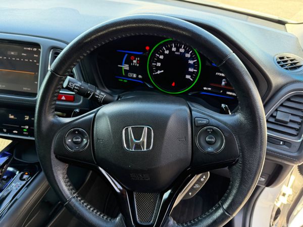 Honda Vezel Hybrid  Automatic 395447361