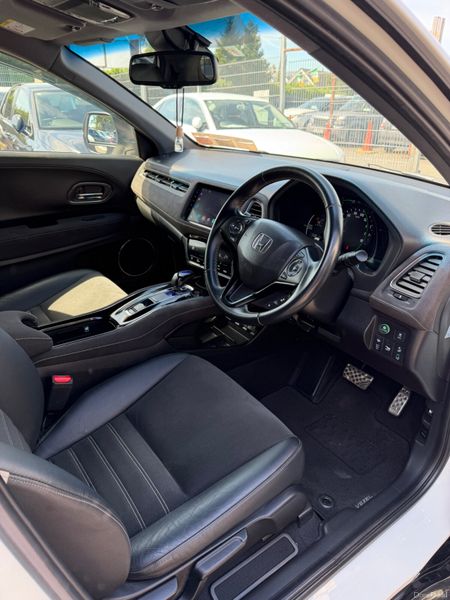 Honda Vezel  RS  Hybrid Automatic 395447467