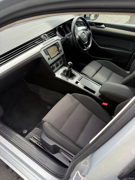 Volkswagen Passat 2016 395437999