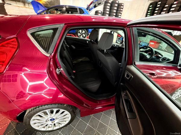 2014 Ford Fiesta 1.0 Petrol Automatic 395592241