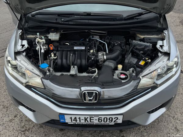 Honda Fit 1.5 hyrbid 63000kms 2014 395664491