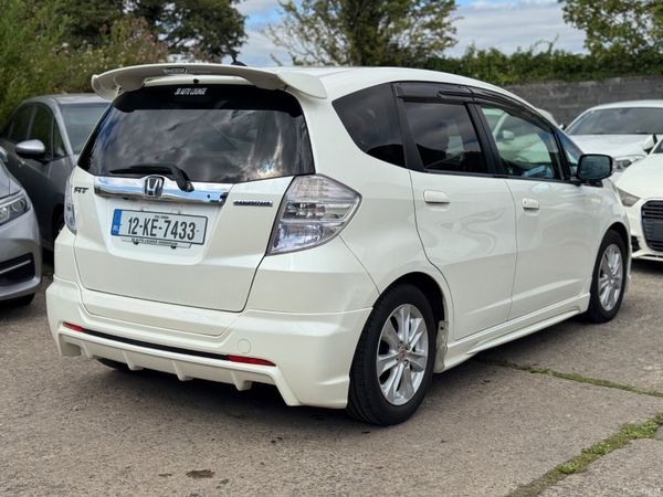 Honda Fit 1.3 Hyrbid 2012 41000KM Heated Seats 395685605