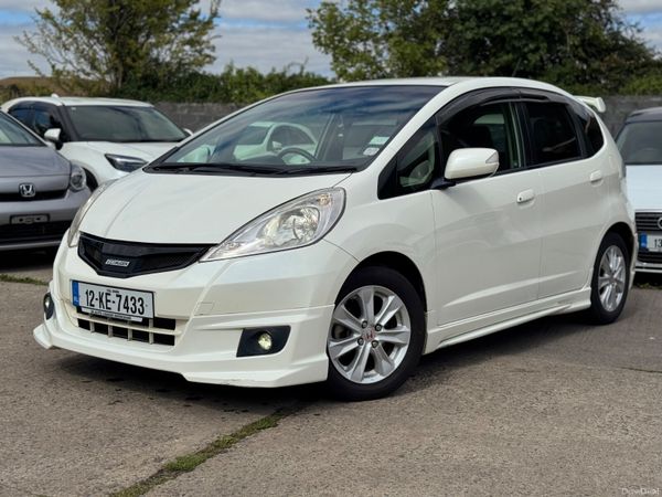 Honda Fit 1.3 Hyrbid 2012 41000KM Heated Seats 395685607