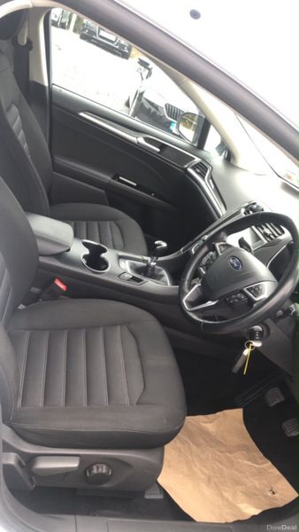 Ford Mondeo 2019 395618411